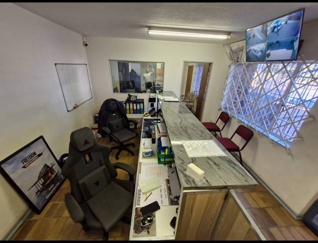 357M² WAREHOUSE TO LET IN JET PARK
